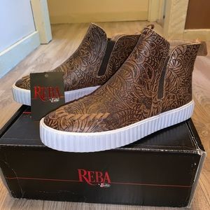 Reba by Justin booties